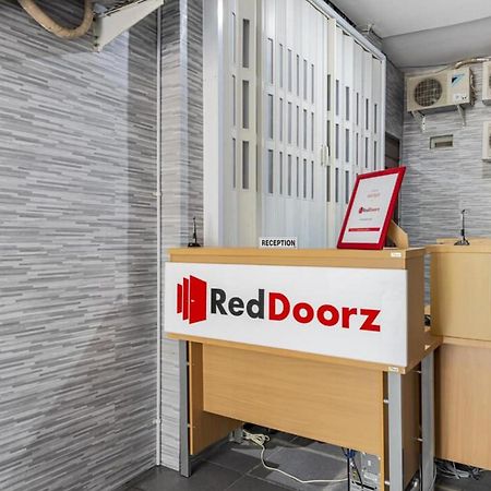 Reddoorz @ Jemursari Surabaya 2 Exteriör bild